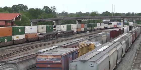 การขนส่งสินค้าทางรถไฟฟ้าระหว่างประเทศที่รวดเร็วและทันเวลา ในราคาต่ําสุดจากจีนไปยังยุโรป